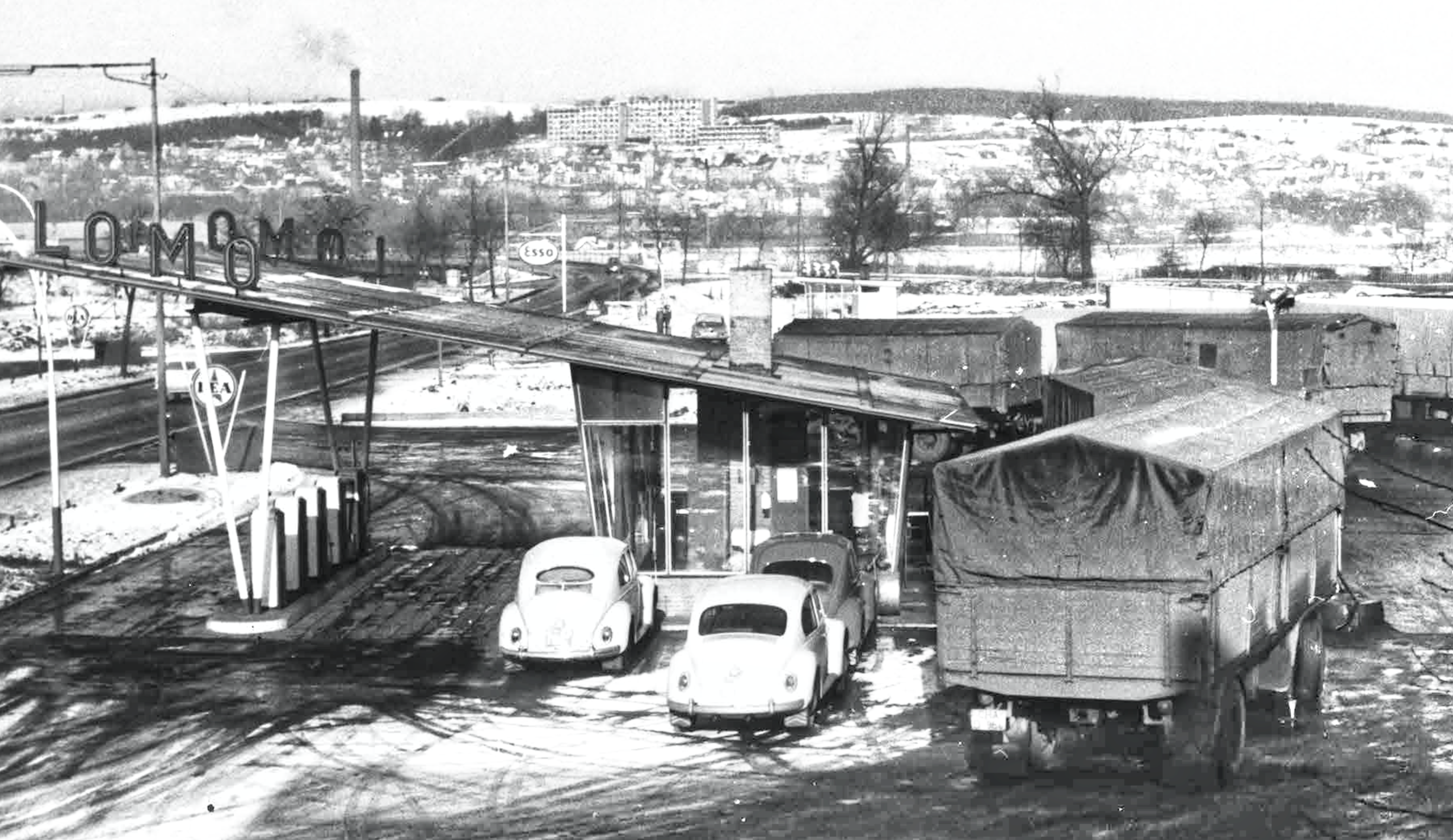 LOMO Tankstelle